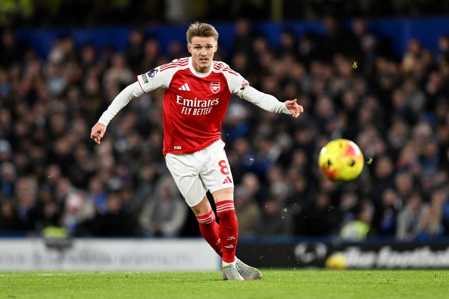 英超-查洛巴梅里诺破门 十人切尔西1-1阿森纳