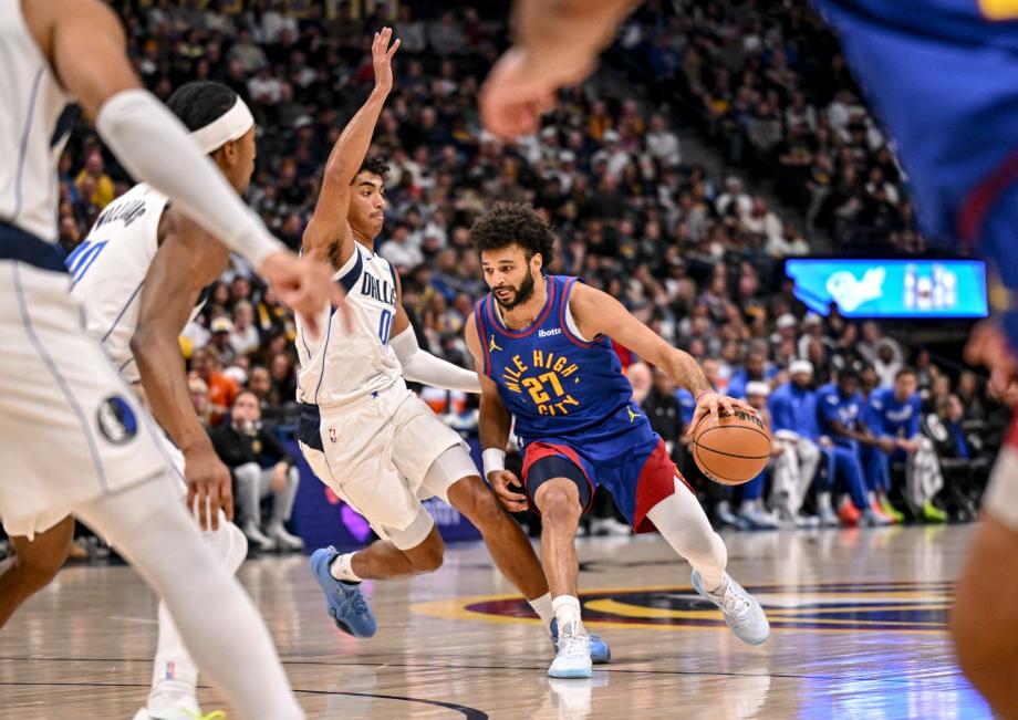 戴维斯32+13约基奇空砍29+20+13 独行侠胜掘金