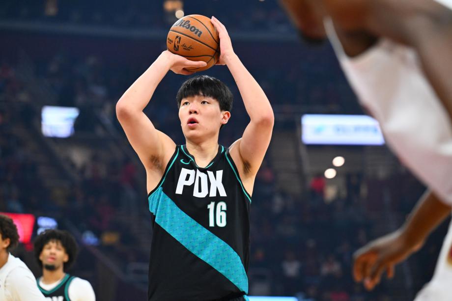 杨瀚森2分1板1助1帽 开拓者胜骑士终结3连败