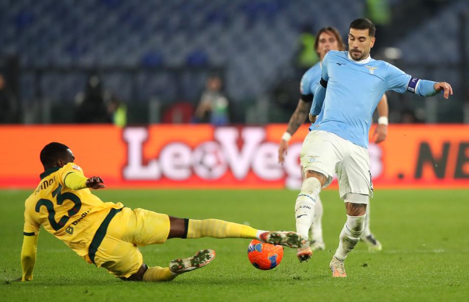 拉齐奥终结AC米兰13场不败 晋级意大利杯八强