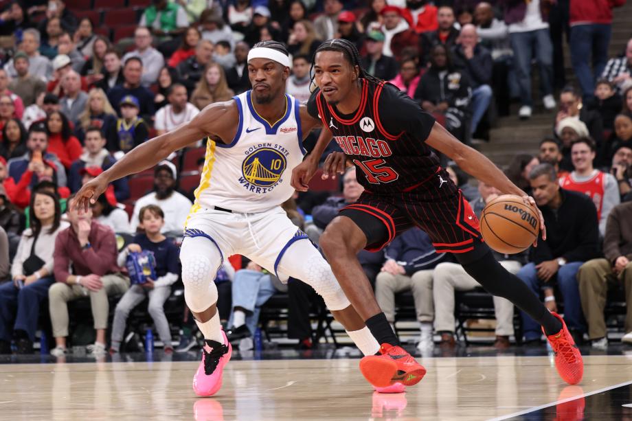 巴特勒复出19+8 勇士全队7人得分上双力擒公牛