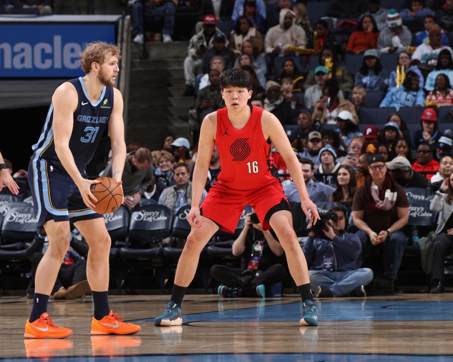 杨瀚森生涯首次先发砍4分5板 开拓者不敌灰熊