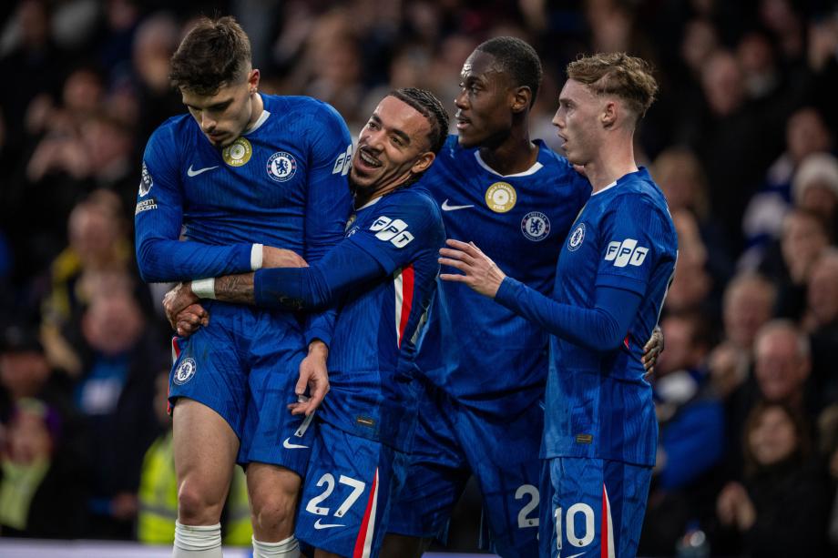 [图]古斯托传射帕尔默破门 切尔西2-0胜埃弗顿群众足球赛事