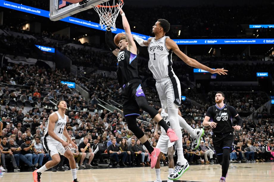 [图]马尔卡宁29分文班亚马32+7 爵士终结马刺八连胜股票配资的正规平台