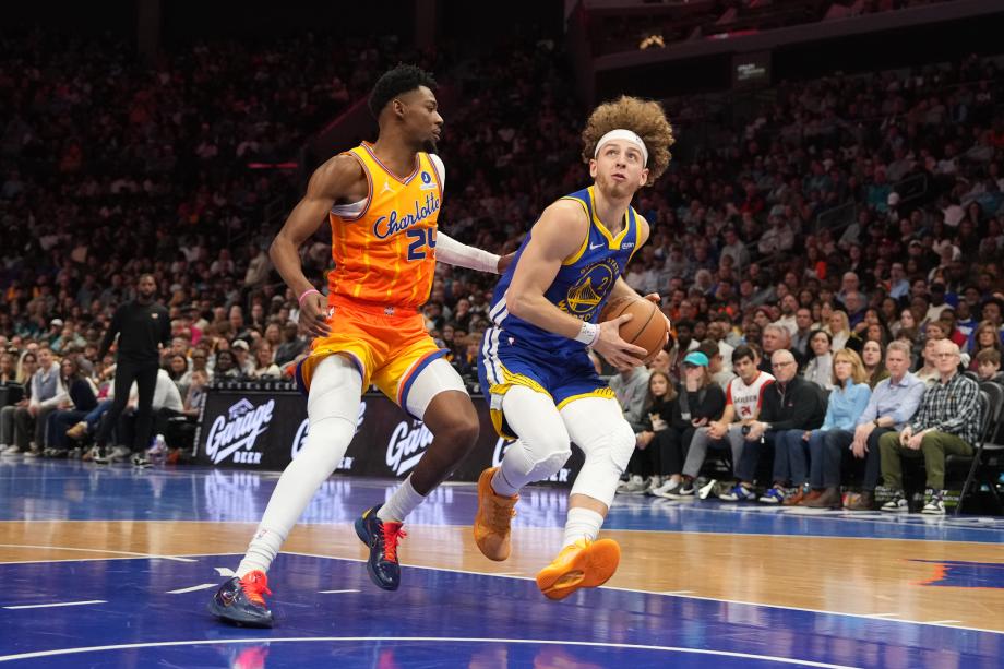 库里26分追梦准三双米勒空砍33分 勇士力克黄蜂