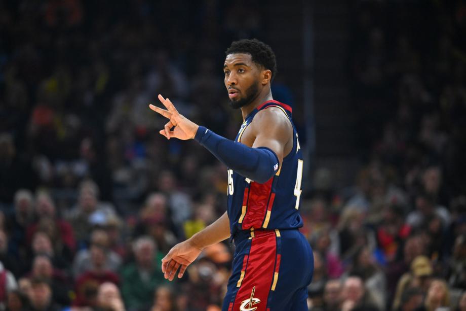 米切尔33分穆雷34+6+7 骑士逆转掘金迎三连胜