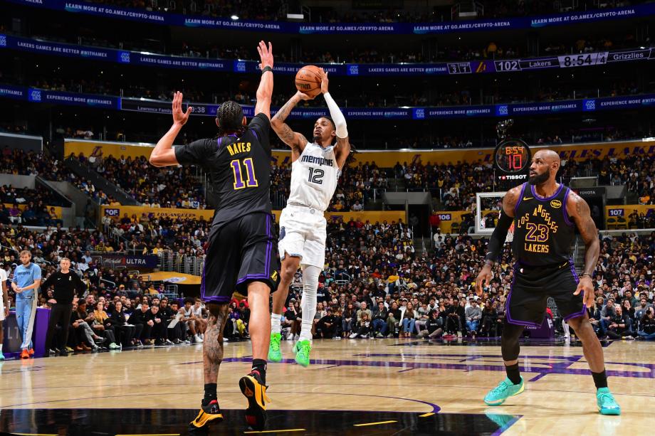 詹姆斯31+9+6东契奇34+6+8 湖人主场力擒灰熊