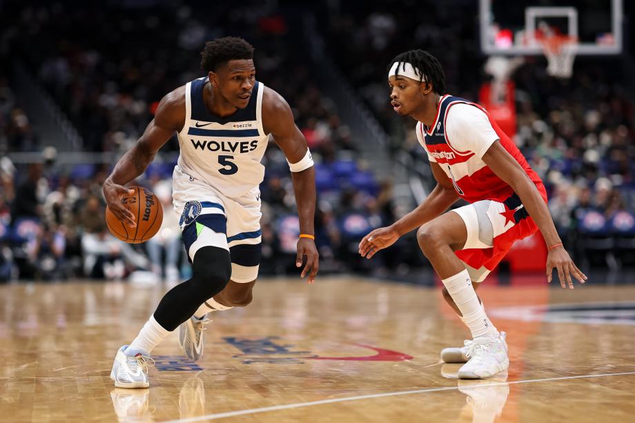 爱德华兹35分三分球创纪录 森林狼客场轻取奇才