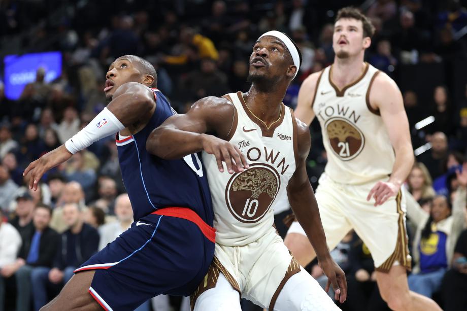 莱昂纳德24+12库里27+6 快船主场险胜勇士