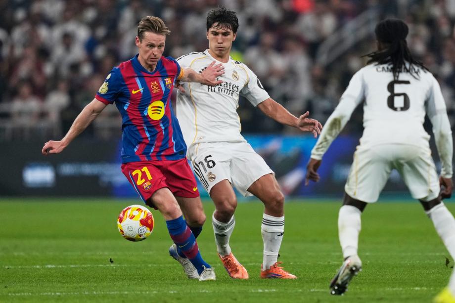 西超杯-拉菲尼亚双响维尼修斯一条龙 巴萨卫冕