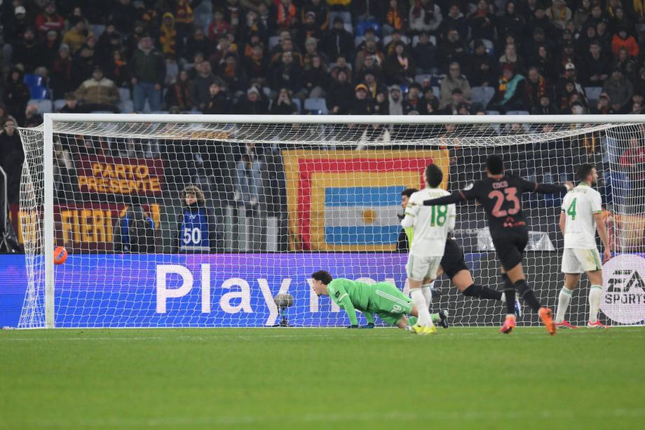 伊尔汗绝杀亚当斯双响 都灵3-2进意杯八强战国米