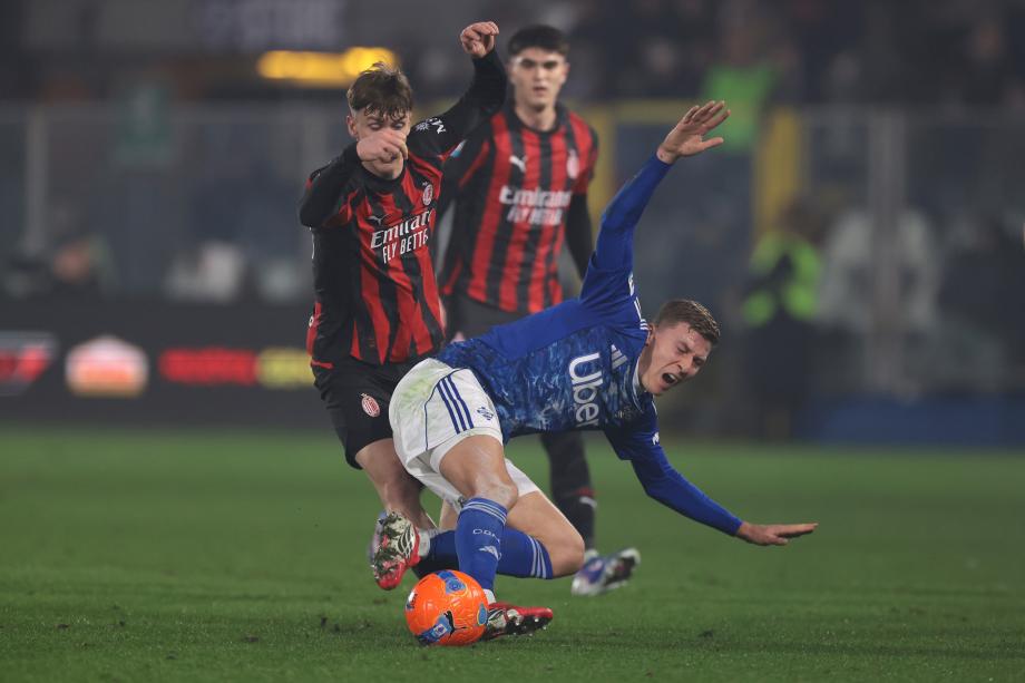 意甲-拉比奥特双响+造点 米兰3-1科莫 19轮不败