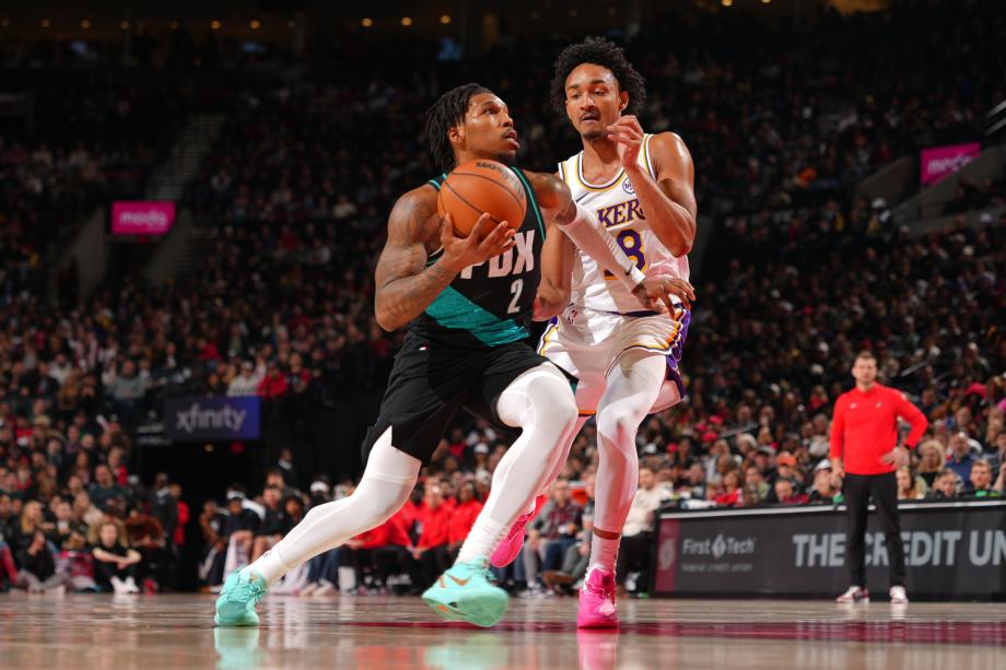 杨瀚森3分半1失误詹姆斯20+9+8 开拓者轻取湖人