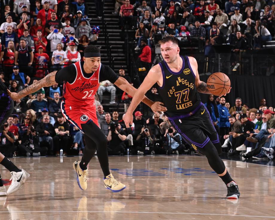 东契奇32+11+8詹姆斯23+5+6 湖人不敌快船