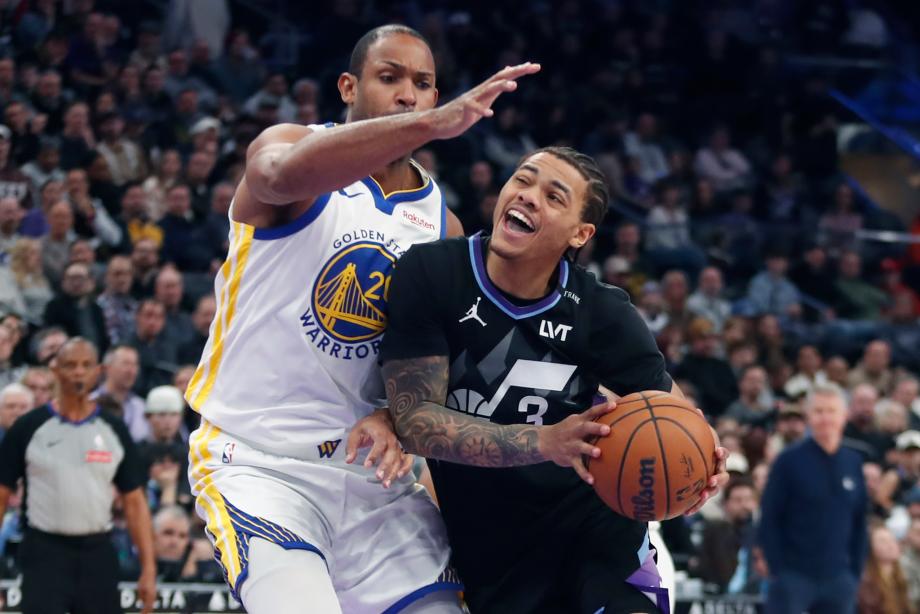 库里27分 勇士八人得分上双送爵士四连败