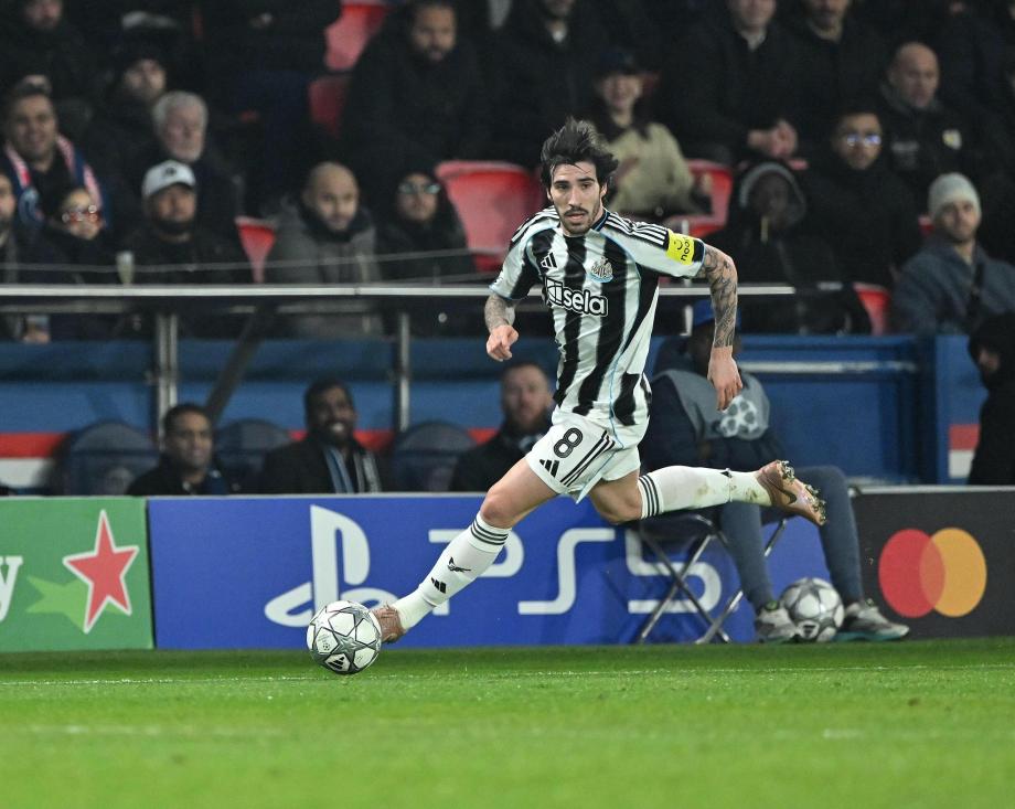 欧冠-维蒂尼亚远射闪击登贝莱失点 巴黎1-1纽卡