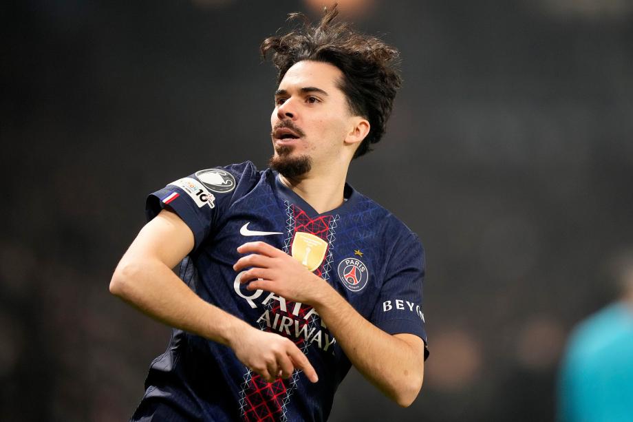 欧冠-维蒂尼亚远射闪击登贝莱失点 巴黎1-1纽卡