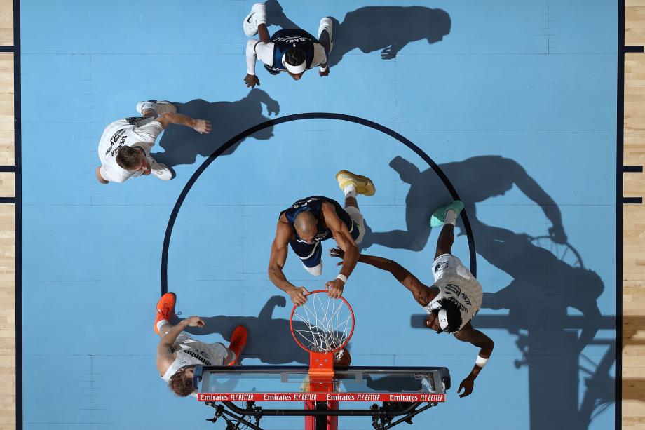 灰熊主场137-128力克森林狼结束6连败