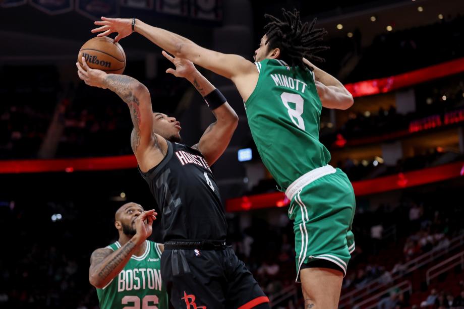 NBA-六人得分上双 凯尔特人轻松战胜火箭