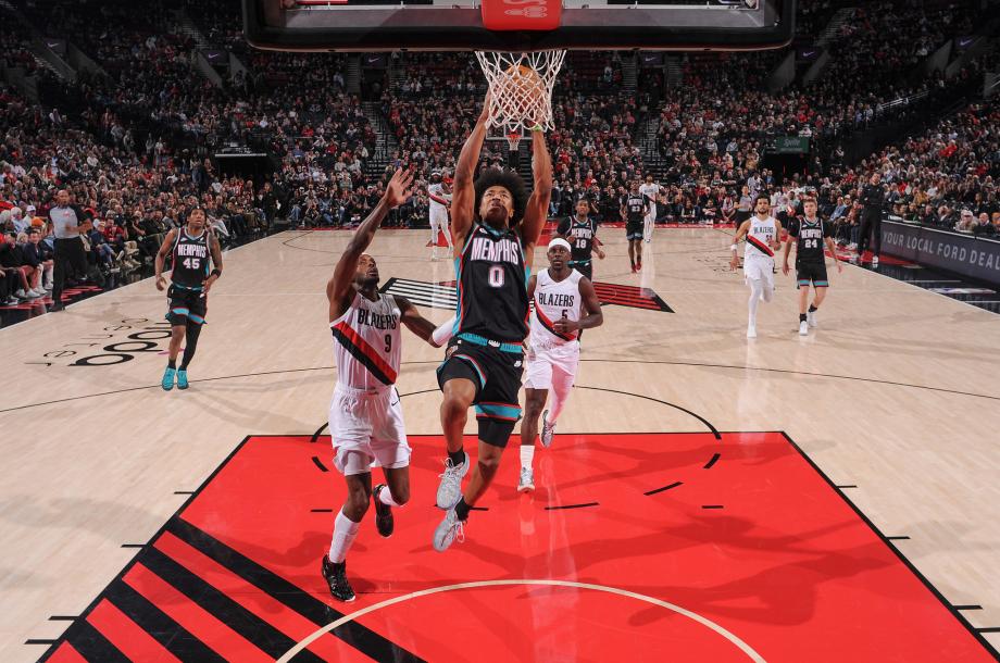 杨瀚森2+1霍勒迪20+5+7 开拓者主场大胜灰熊