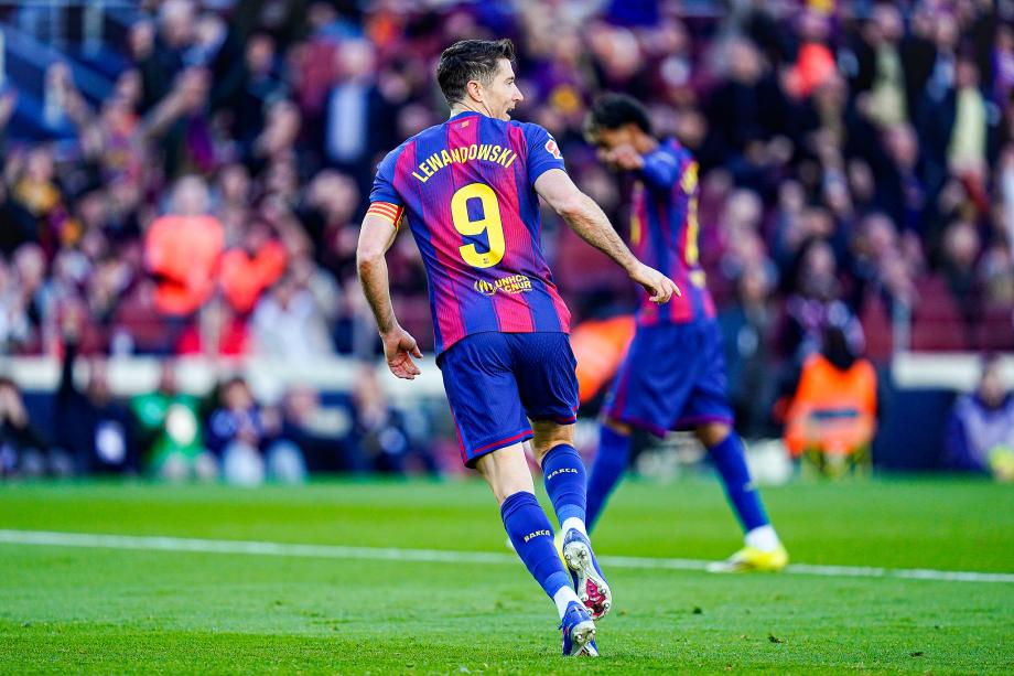 西甲-莱万破门亚马尔世界波 巴萨完胜马略卡