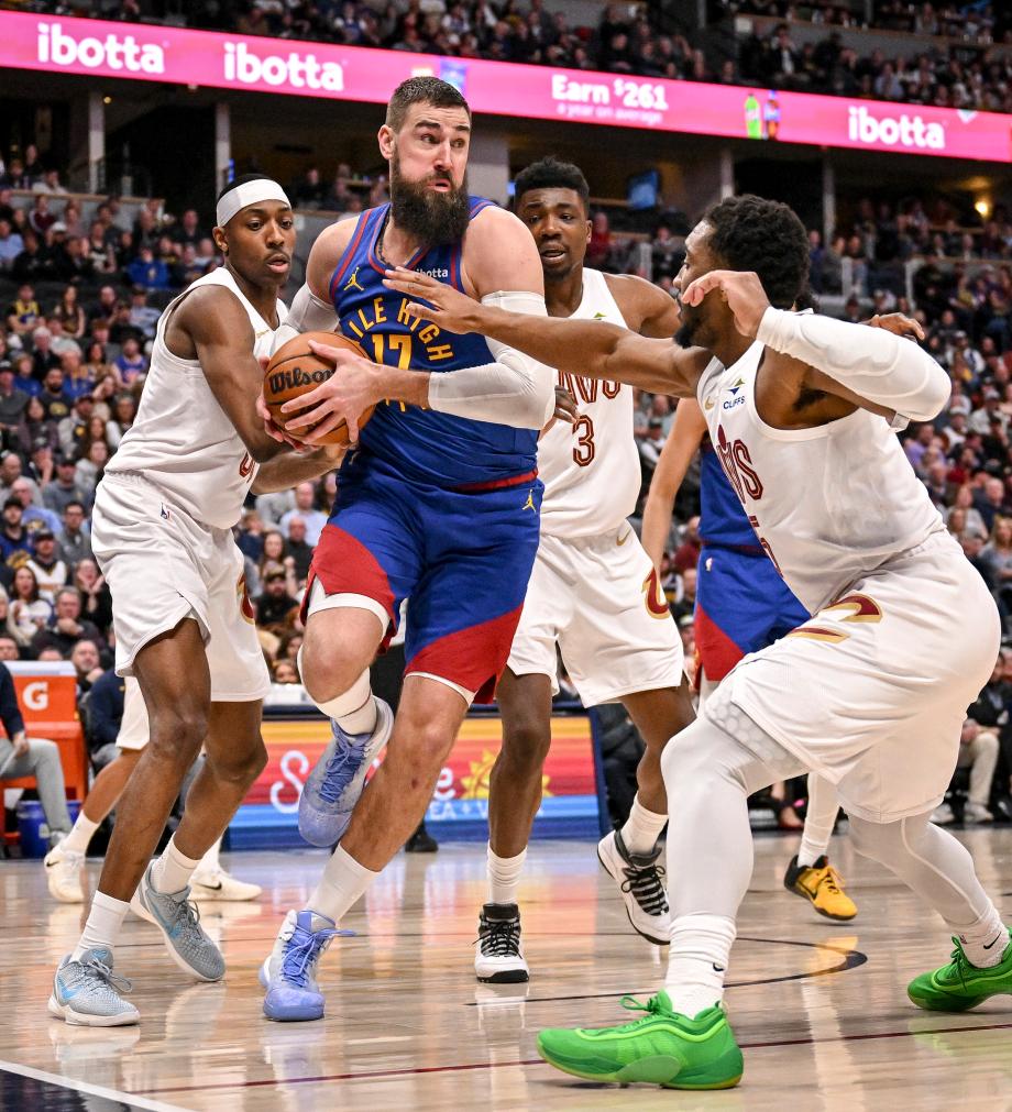 米切尔0.9秒罚球绝杀 骑士险胜掘金豪取四连胜