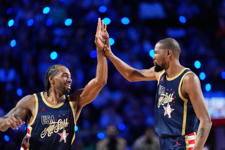 NBA全明星赛：星辰队决赛大胜条纹队 夺得冠军