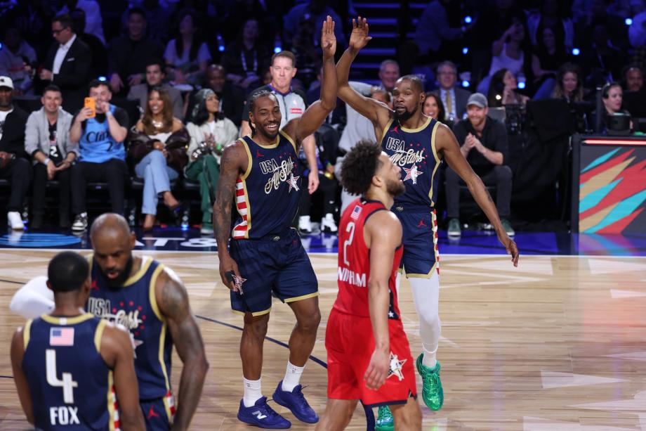 NBA全明星赛：星辰队决赛大胜条纹队 夺得冠军