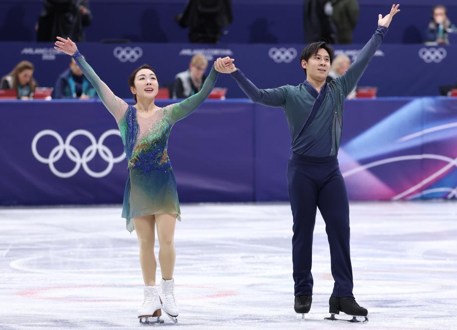 [图]隋娴静/韩聪赢得冬奥会技俩溜冰双东谈主滑第五名欧洲杯足球体育信息