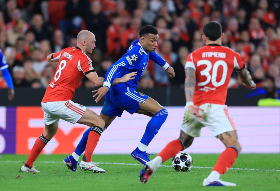 维尼修斯建功穆帅被罚下 皇马1-0胜本菲卡