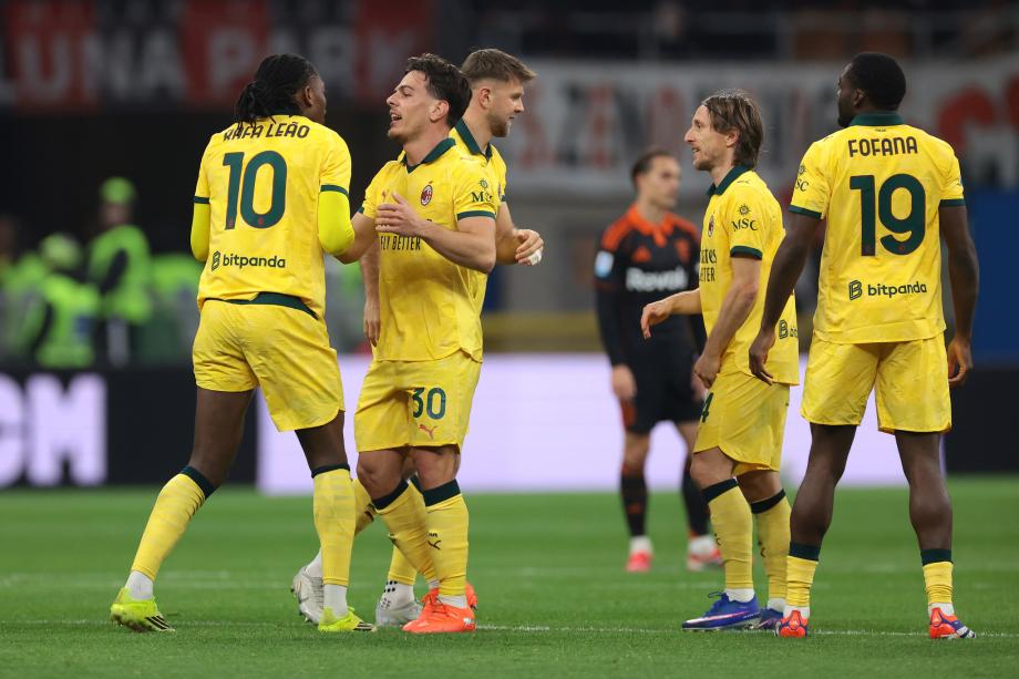 意甲-迈尼昂送礼莱奥破门 米兰1-1战平科莫