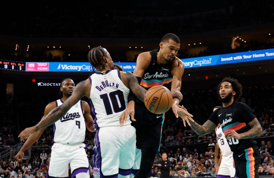 文班亚马28+16+6+4德罗赞20分 马刺轻取国王