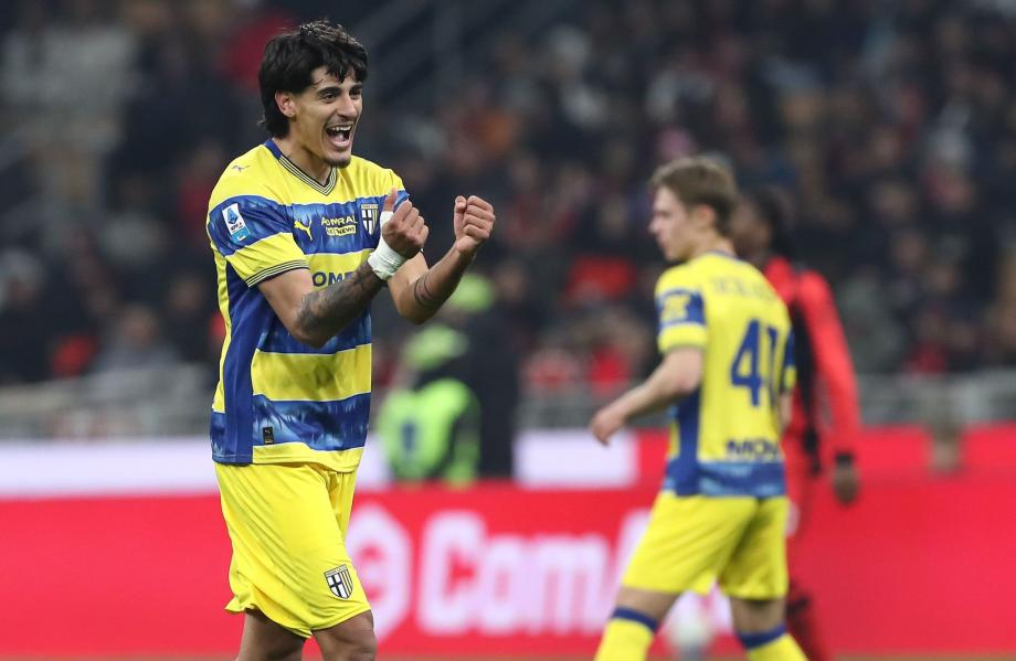 意甲-莱奥中柱特罗伊洛制胜球 AC米兰0-1帕尔马