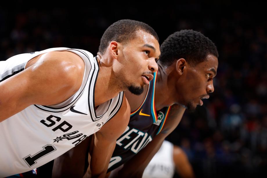 文班亚马21+17杜伦25+14 马刺击败活塞9连胜