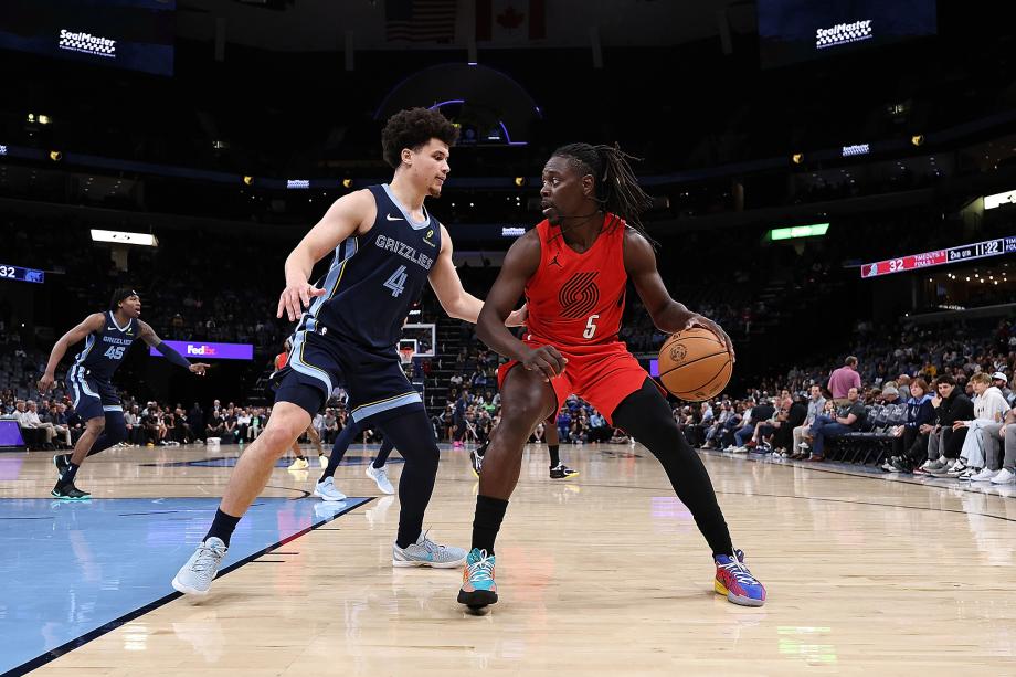 [图]霍勒迪35+11格兰特30+8 开采者客场力克灰熊体育集锦