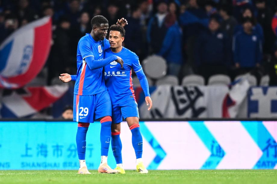 三外援打入五球 上海申花主场战胜大连英博