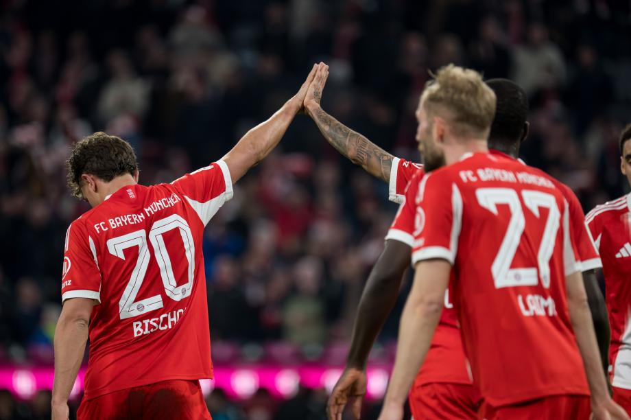 德甲-杰克逊造红+破门 拜仁4-1门兴先赛14分领跑