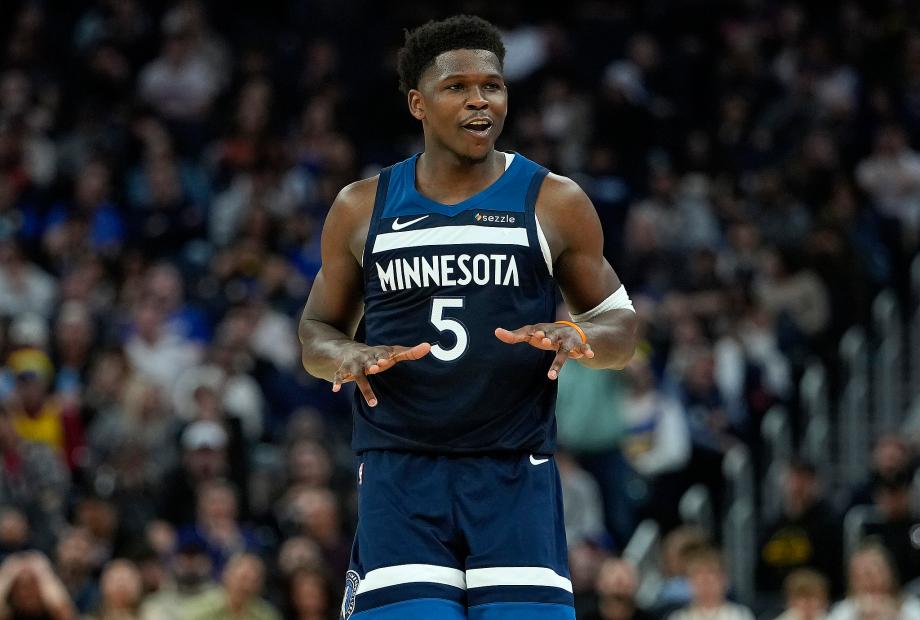 [图]爱德华兹42+8波皆姆斯基25+10 丛林狼打败强者体育集锦