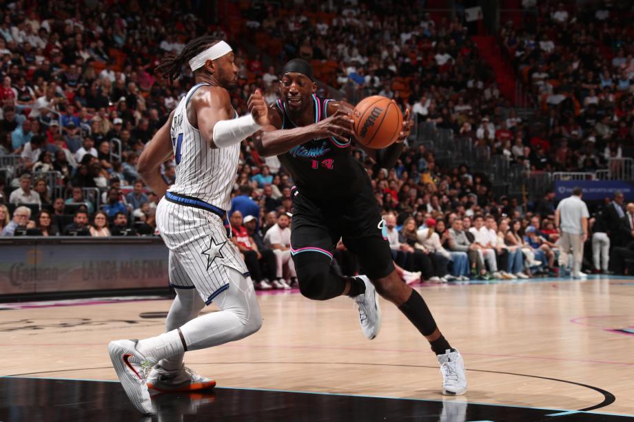 班凯罗27+8阿德巴约20+7 魔术险胜热火7连胜