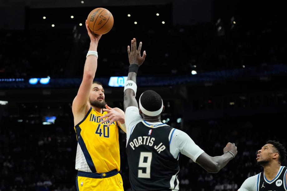 字母哥31+14+8 雄鹿赛季横扫步行者