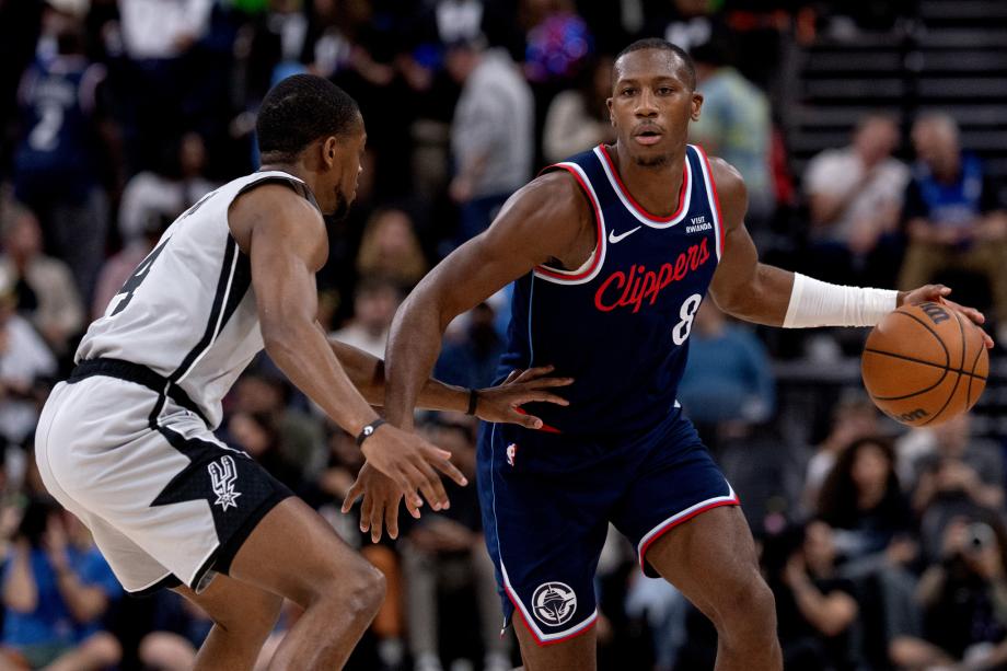 文班亚马21+13加兰25分 马刺3人20+击沉快船