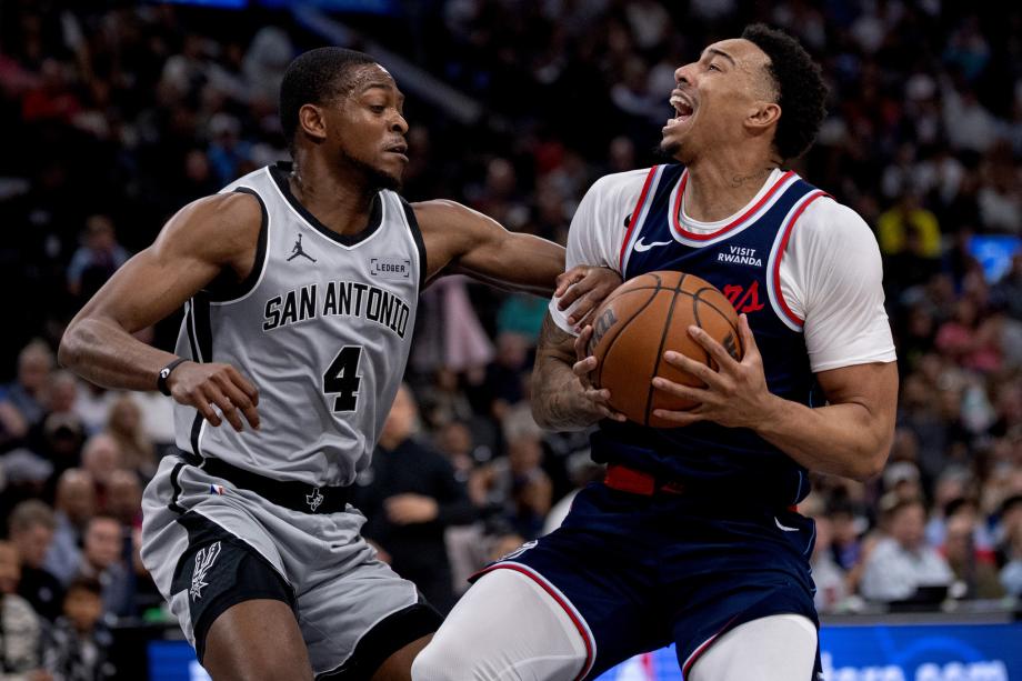 文班亚马21+13加兰25分 马刺3人20+击沉快船