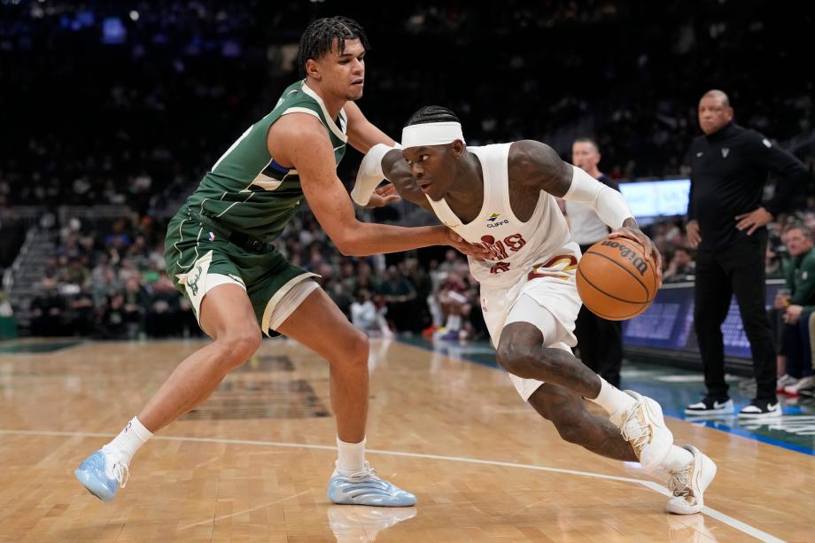 哈登27+5+6莫布利27+15 骑士胜雄鹿