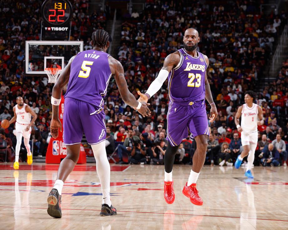 东契奇40+9+10詹姆斯30分 湖人胜火箭获七连胜