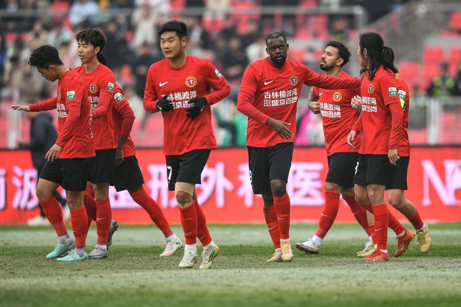 主场三球完胜天津津门虎 辽宁铁人赛季首胜