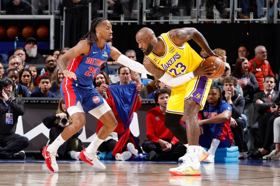 东契奇空砍32+7+6 湖人惜败活塞9连胜遭终结