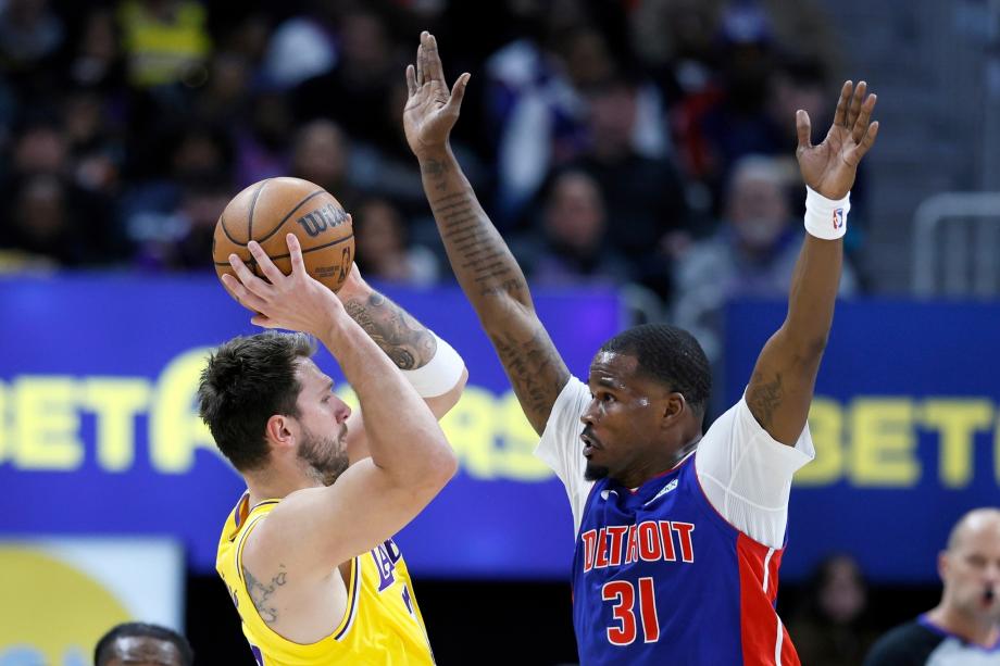 东契奇空砍32+7+6 湖人惜败活塞9连胜遭终结