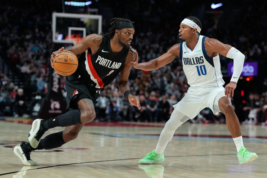 巴格利26+9弗拉格24分 独行侠100-93开拓者