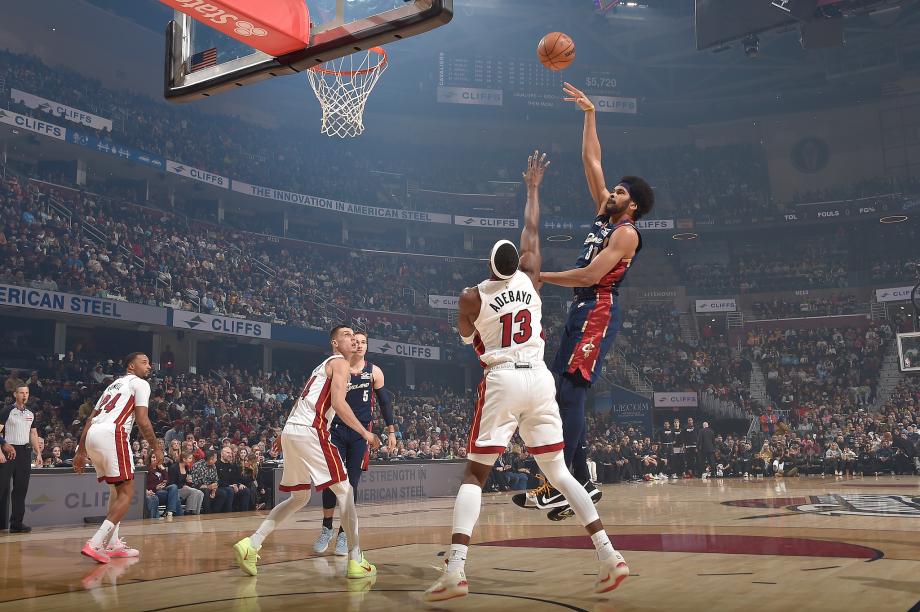 斯特鲁斯29+8哈登17+14 骑士复仇热火