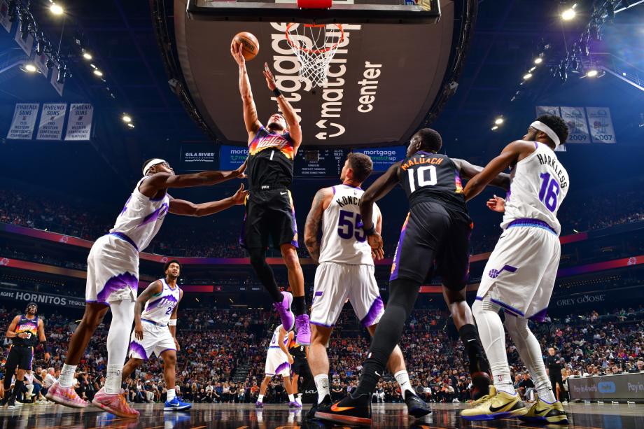 布克26+8格林31+6 太阳大胜爵士送对手5连败